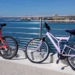 Nuits Insolites Bateau A Quai Port Frejus L\'Explorer